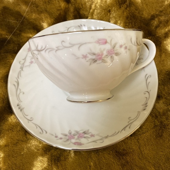 One Gold Standard Genuine Porcelain China Tea Cup and Saucer - Picture 9 of 10